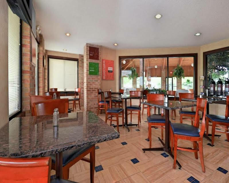 Quality Inn Marshall Near I-69 Kültér fotó